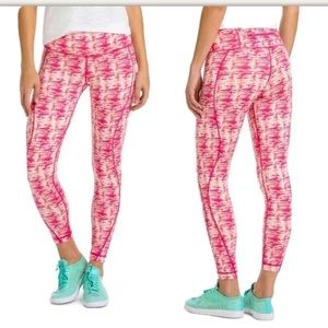 NWOT Vineyard Vines Watercolor Lines Performance Leggings (size medium)